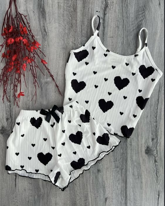 Женская пижама с сердечками