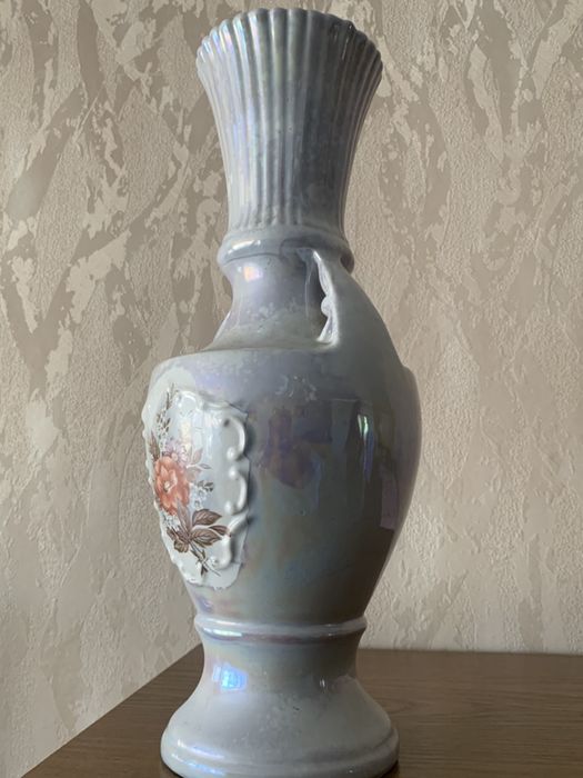 Продам вазу.