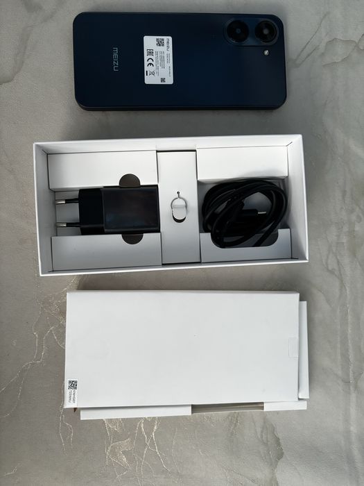 Продам телефон мейзу в идеале без сколов