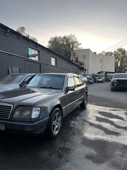Продам мерс 124 е200