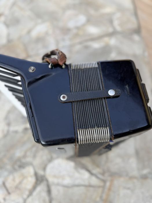 Акордеон  WELTMASTER Стела 120 баса