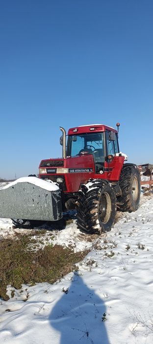 Vând tractor case 7140