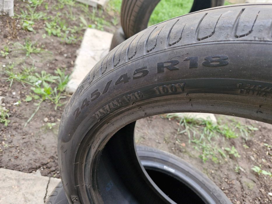 Vând cauciucuri de vara 245/45 R18