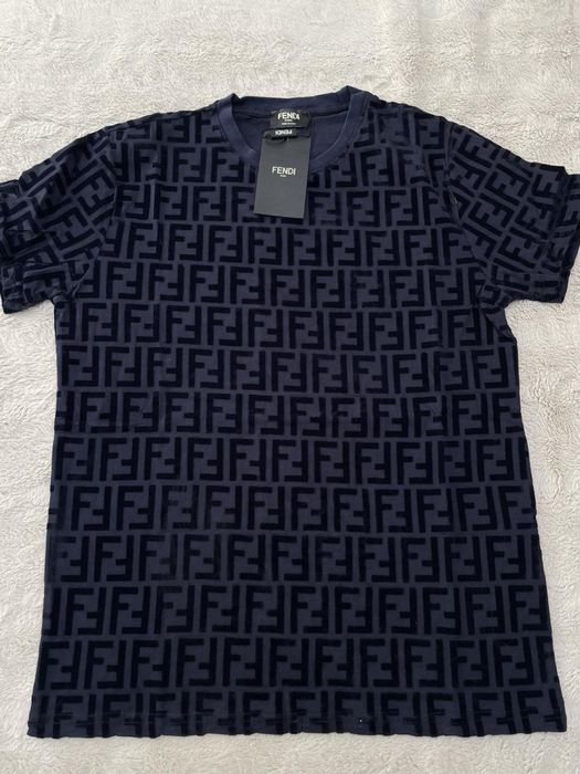 Маркови  мъжки тениски размер Л