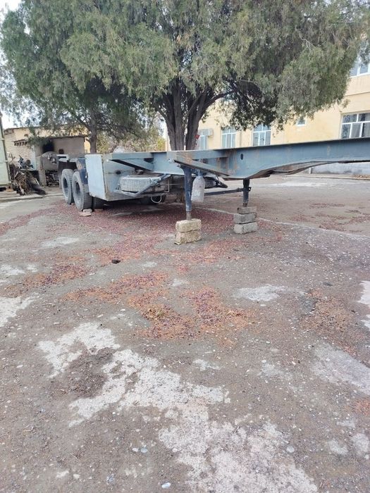 Контейнеровоз сотилади