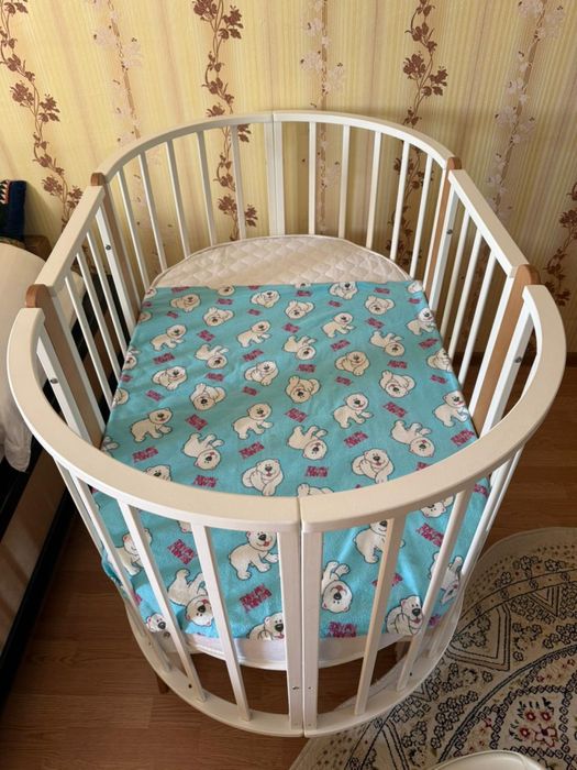 Детская кровать, овальная.