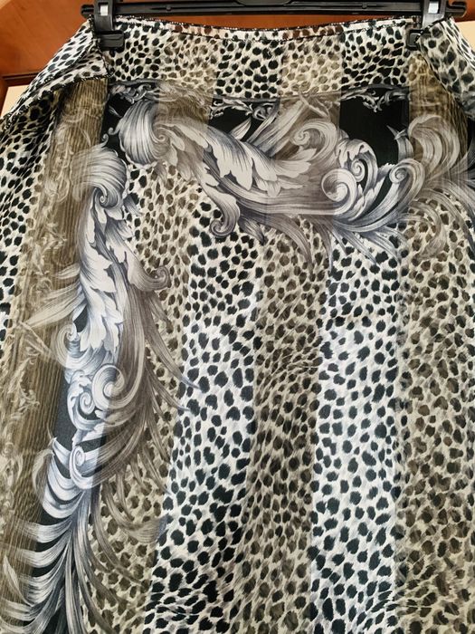 Различни дамски шалове