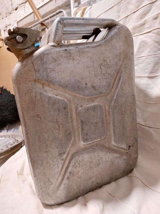 Канистра для бензина