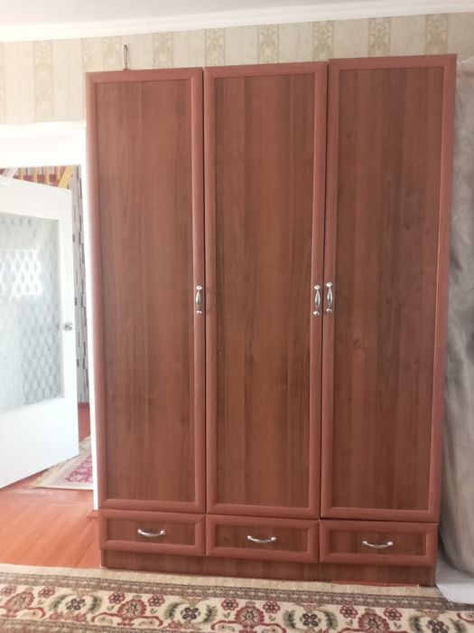 Спальний  гарнитур  90 000