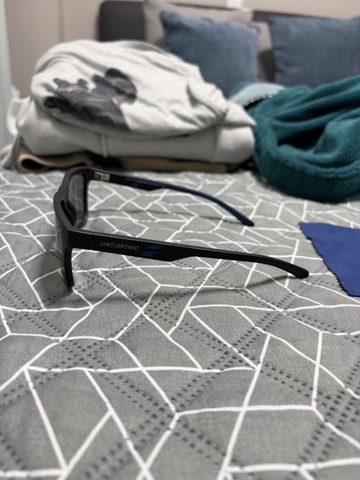 Слънчеви очила на James Brown