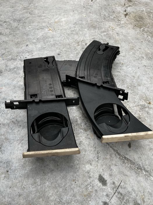 Поставка за чаши бмв е9х