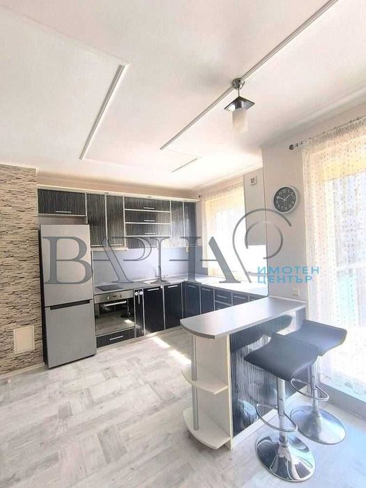 Продава се Тристаен апартамент в Варна, ХЕИ - 110 кв.м за 1321 €/кв.м - Снимка #1