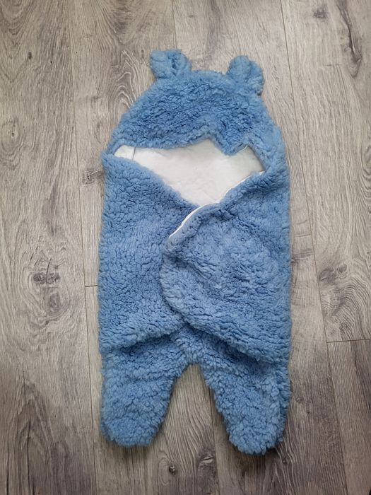 Vand pt bebe baiat 6-9 luni