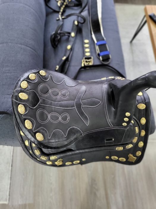 Продаю седло для коня