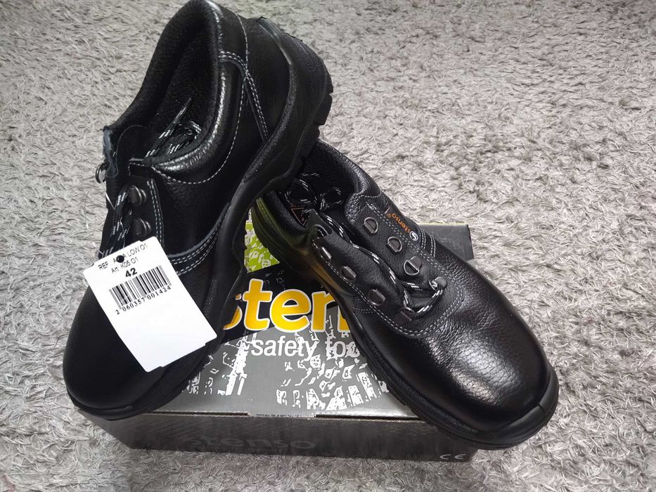 Чисто нови обувки Stenso