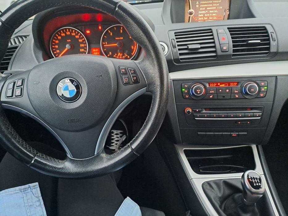 BMW Seria1 118D/143 CP/ 2011
