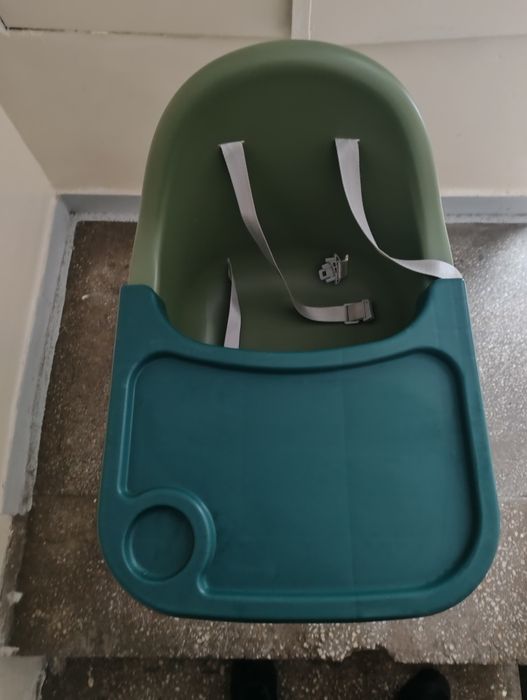 Scaun alimentație bebe.