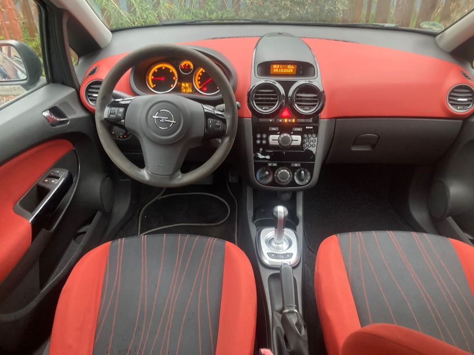 Vând Opel Corsa ; automata; 1.3 diesel