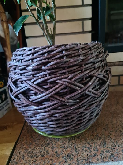 Кашпо из ротанга