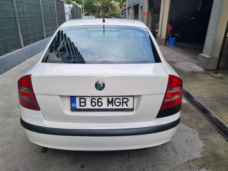 SKODA Octavia 2012 — imagine 3