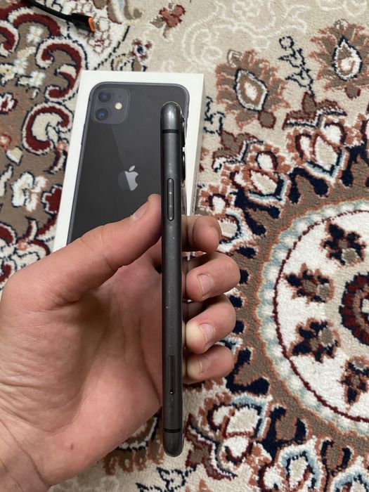 Продам iPhone 11