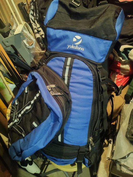 Продавам туристическа раница