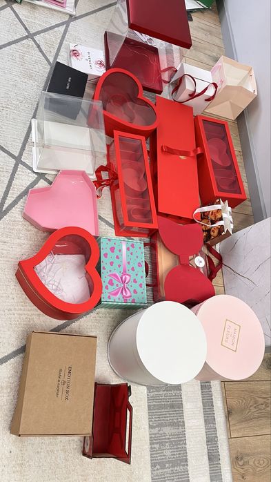 Подарочный каробки