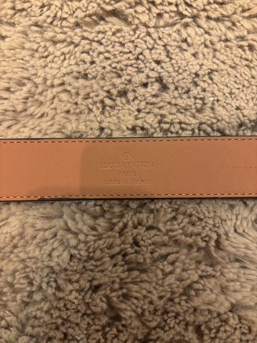 curea lv neagra noua