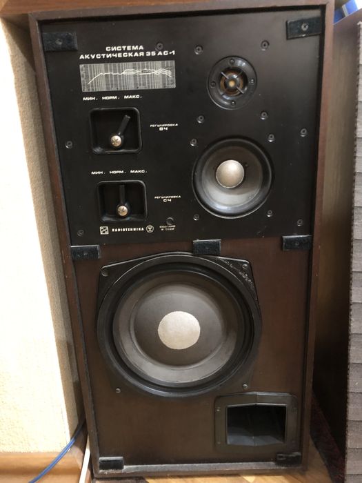 Продам стойку Тесhnics с колонками Radiotehnika