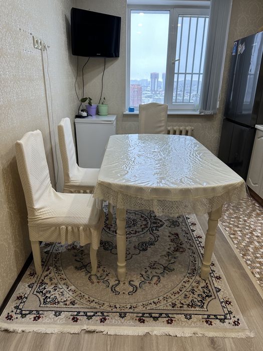 Продам стол со стулями