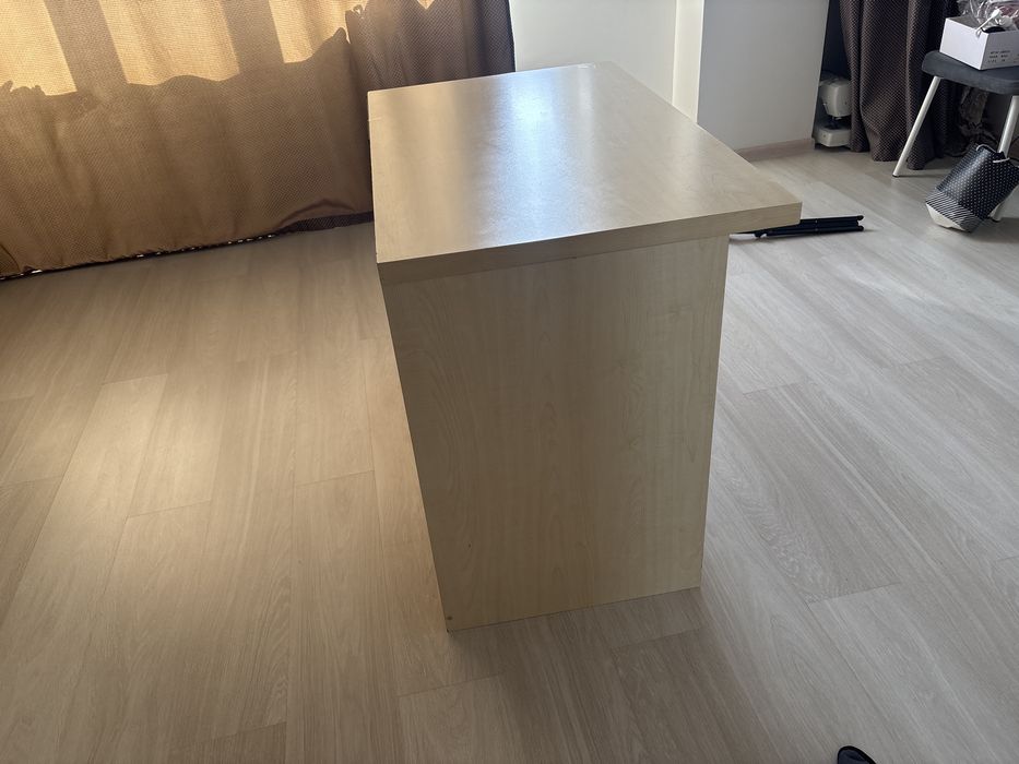 Продам стол в хорошем состояние