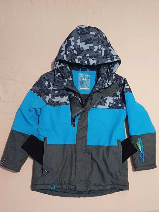 Яке RESERVED - 134 и яке Yannick - 176. Нова цена от 49 на 24 лв.