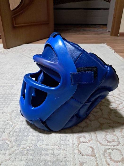 Шлем для каратэ.