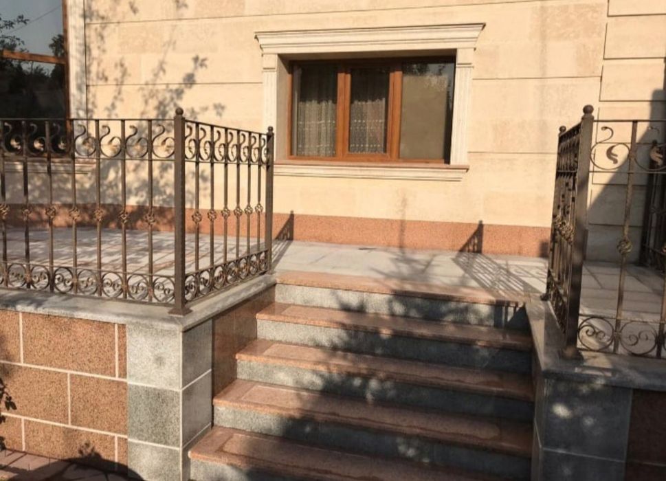 Гранитные ступени,входные группы