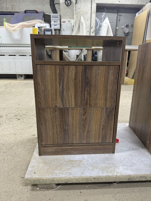 Тумбочка для спальний