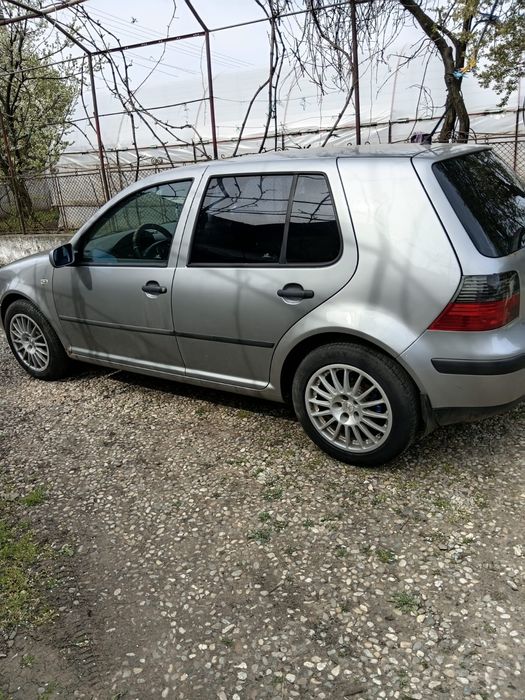 Vand golf 4 anul 2003