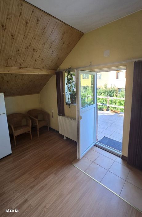 Otopeni vila si teren 878 mp / gradina matura