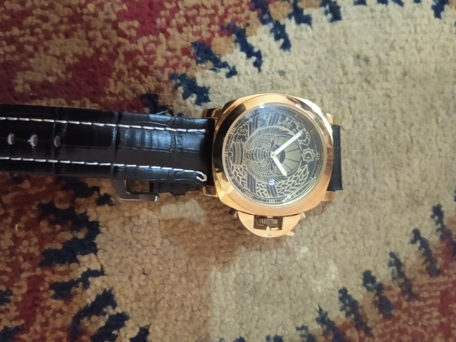 Soat ideal holatda yangi