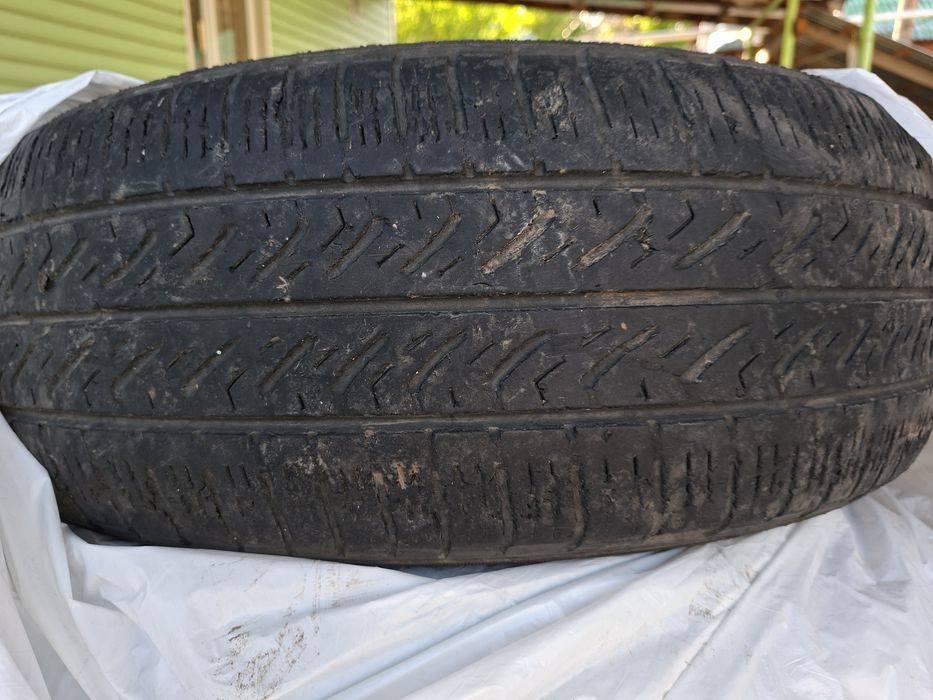 Автошины продам.