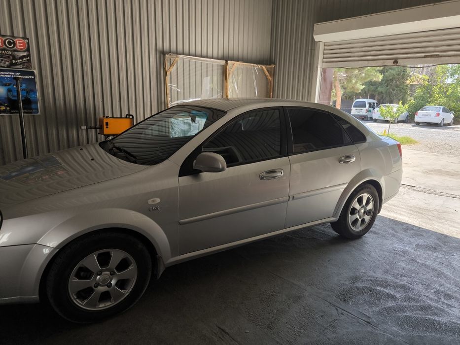 Ласети. Йили 2011.