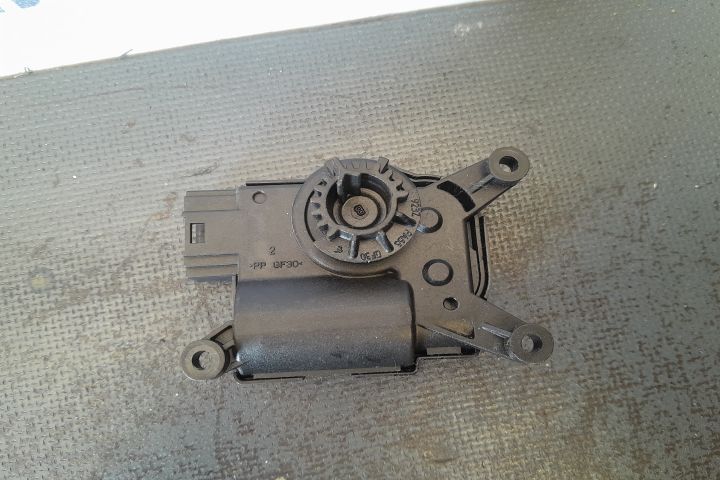 Motoras clapeta aeroterma 2Q0907511G 2Q0907511G Volkswagen VW Golf a