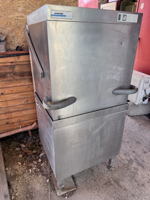 Професионална съдомиялна машина winterhalter gs515