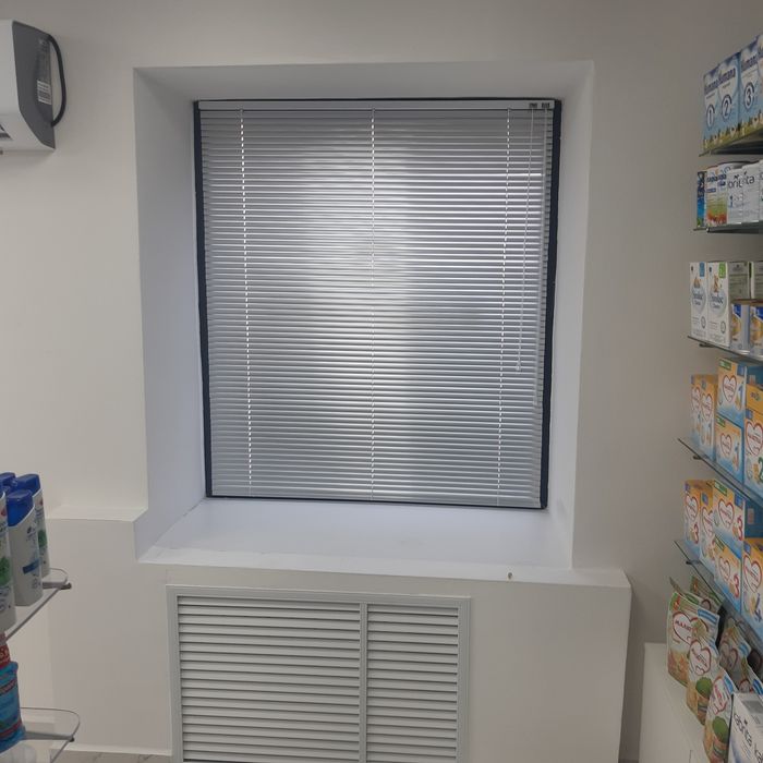 Ролл- шторы, и жалюзи