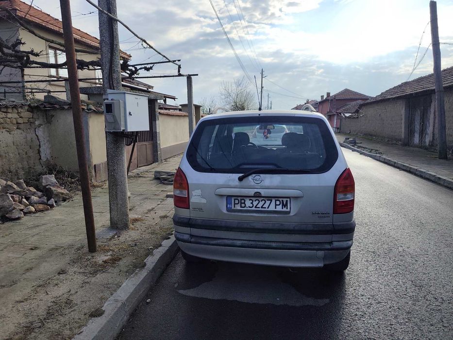 Opel zafira 2.0 Цяла или на части