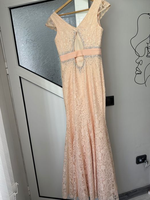 Официална рокля с дантела