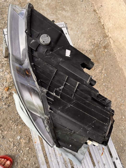 Vw Passat Десен биксенон фар със забележки