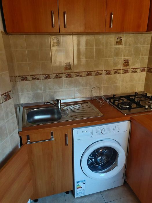 Inchiriez apartament cu 1 camera langa spitalul judetean