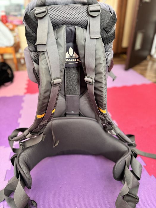 Rucsac/ ghiozdan/ suport port bebe/drumetie/trekking outdoor