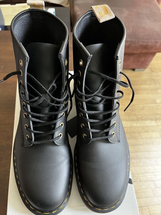 НОВИ Кубинки боти Dr.Martens