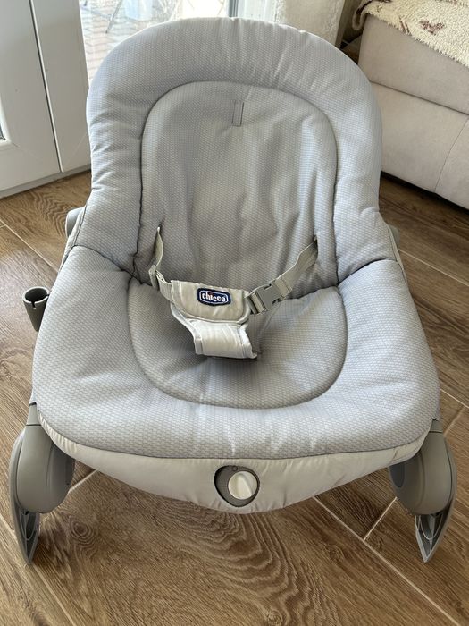 Bouncer Chicco cu vibratii